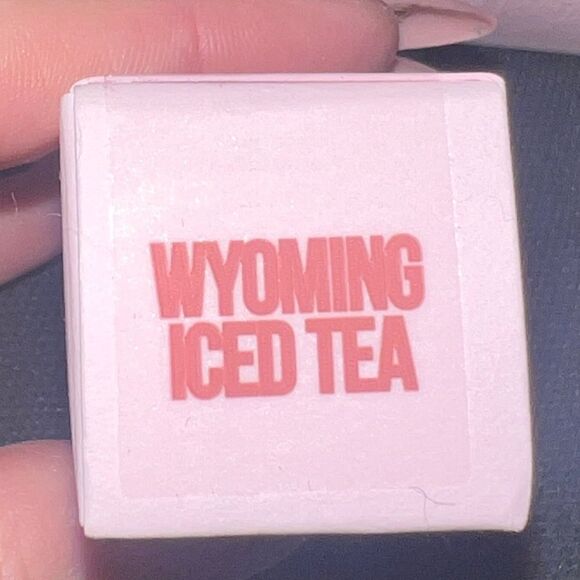 JEFFREE STAR COSMETICS
Velvet Trap Lipstick in Wyoming iced tea - Picture 4 of 5